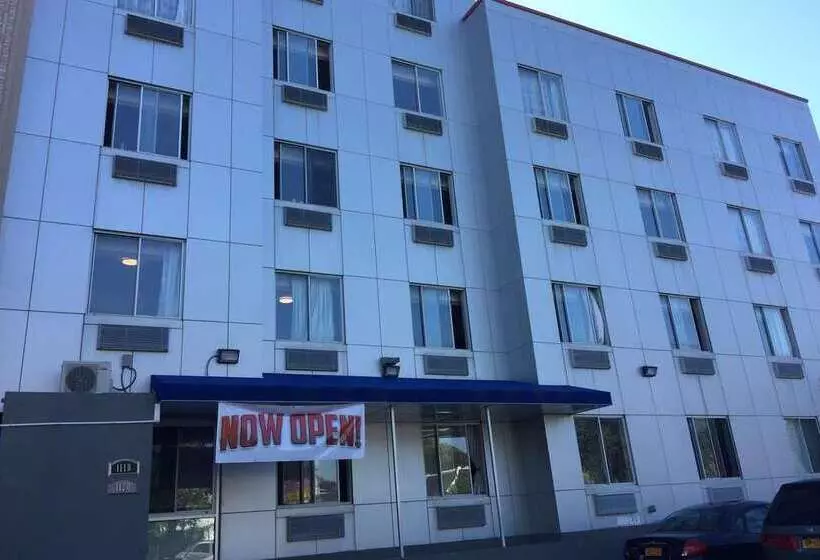 هتل Days Inn By Wyndham Brooklyn Borough Park
