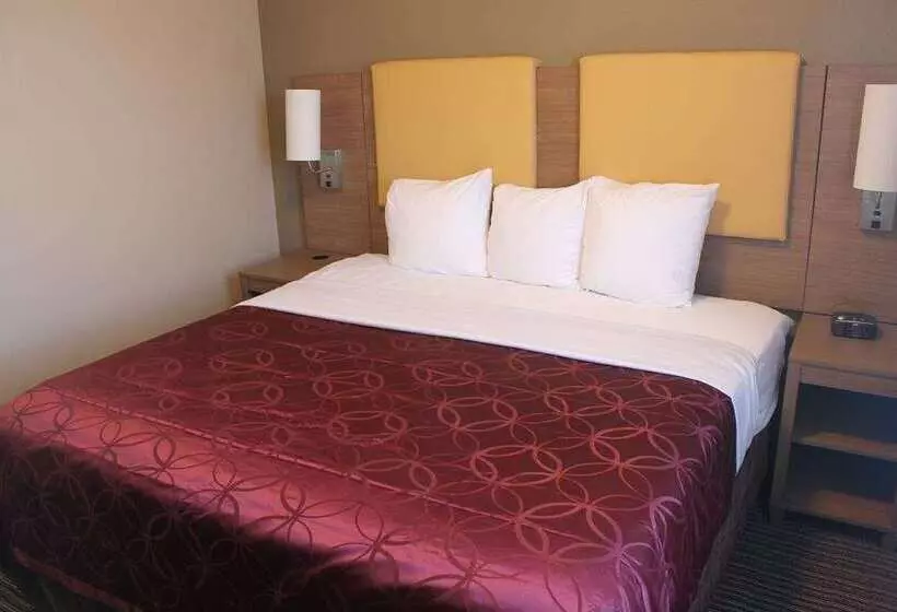 هتل Days Inn By Wyndham Brooklyn Borough Park