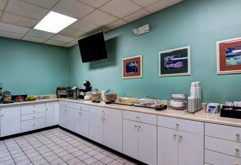 Hotel Smart Formerly Econo Lodge