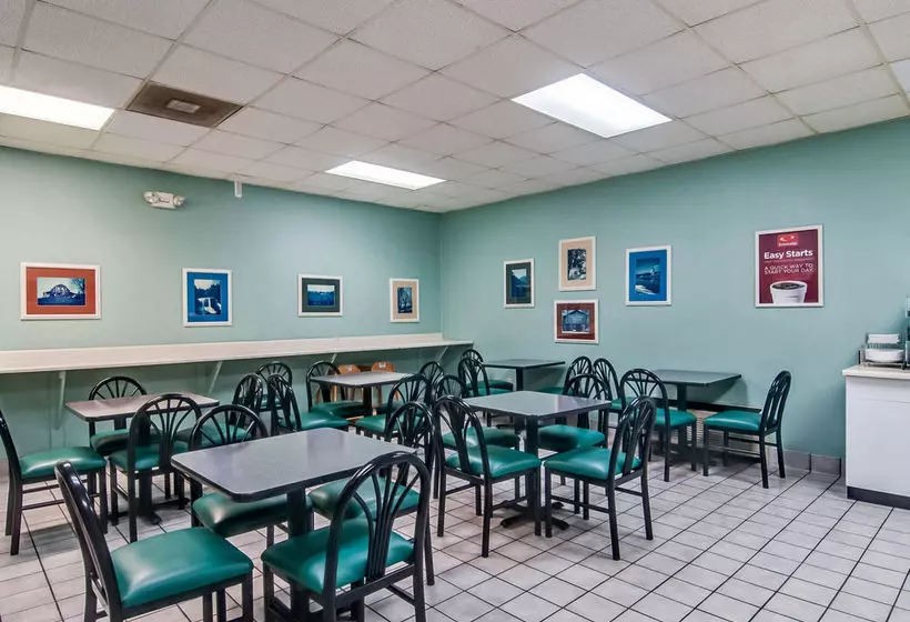 Hotel Smart Formerly Econo Lodge