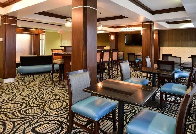 Otel Holiday Inn Express & Suites Greenfield, An Ihg