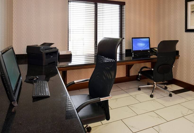 호텔 Holiday Inn Express & Suites Greenfield, An Ihg