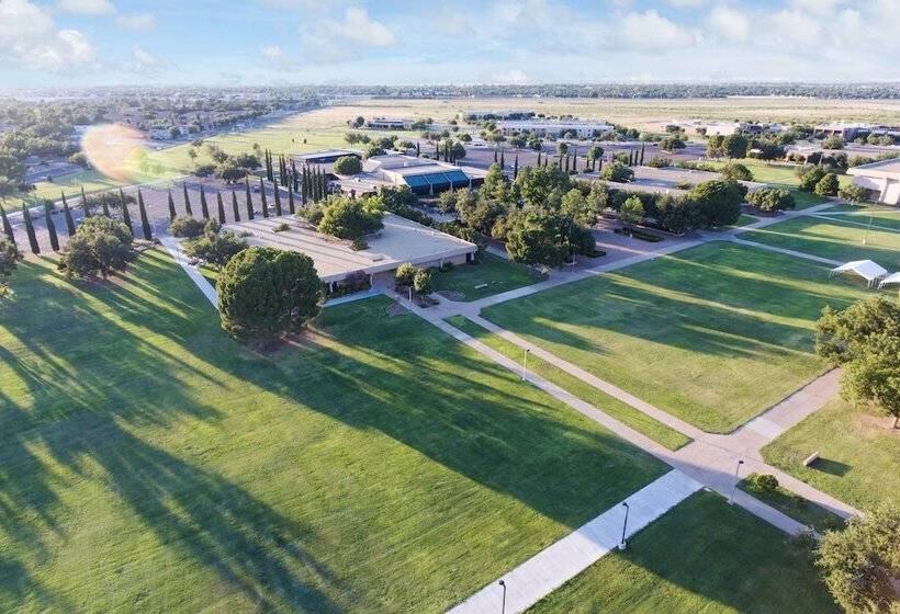 هتل Holiday Inn Express & Suites Midland South I 20, An Ihg