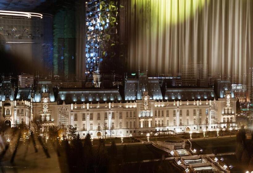 בית מלון כפרי International Iasi