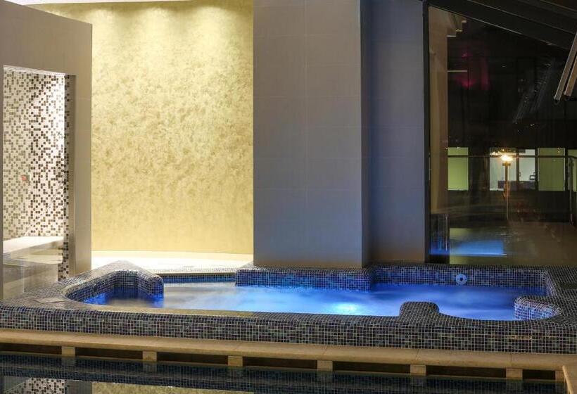 בית מלון כפרי International Iasi