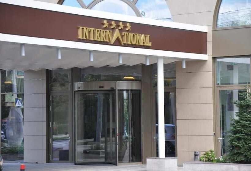 בית מלון כפרי International Iasi