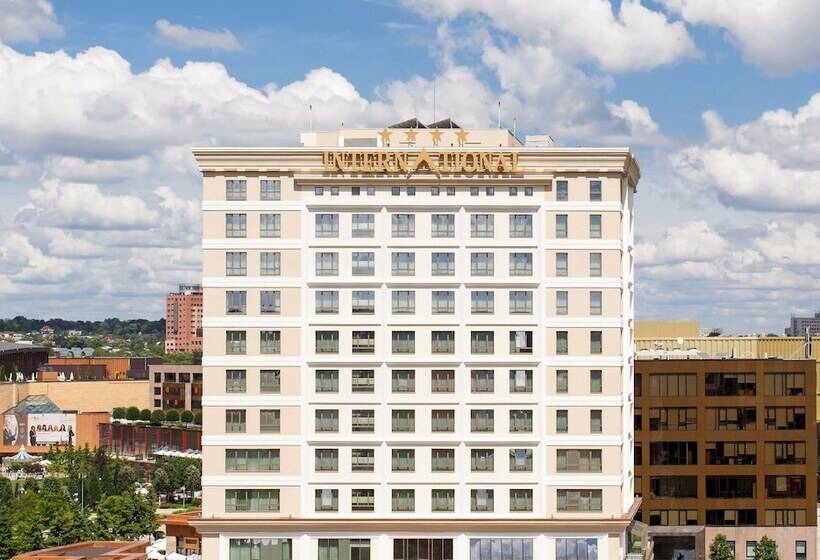 בית מלון כפרי International Iasi