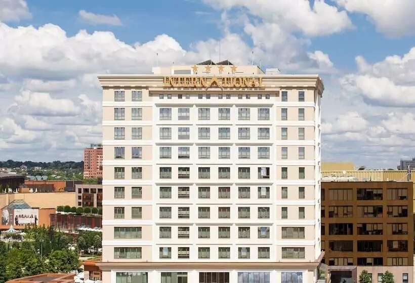 בית מלון כפרי International Iasi