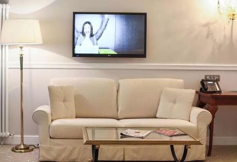 בית מלון כפרי International Iasi