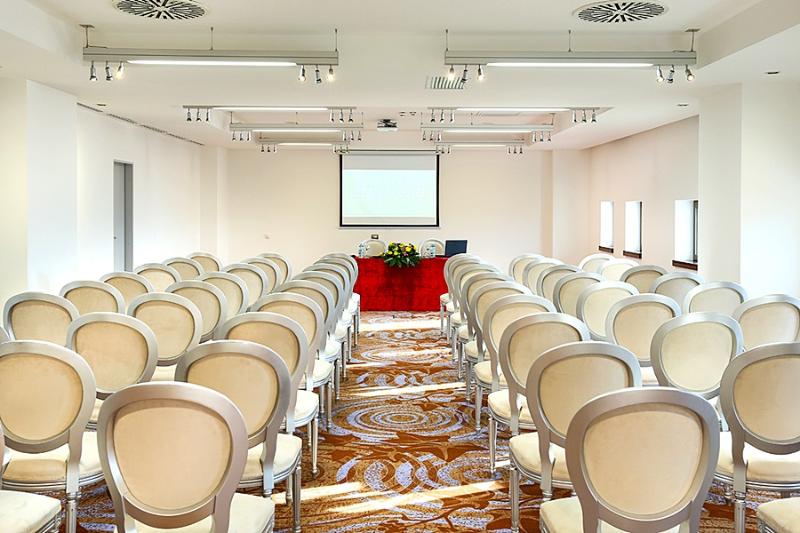 בית מלון כפרי International Iasi