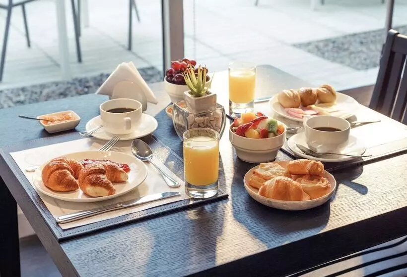 בית מלון כפרי Mercure Montevideo Punta Carretas