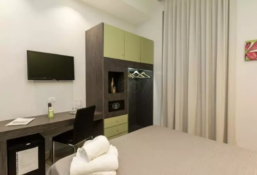 Hotelli Napoli Suite