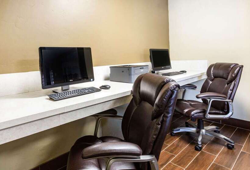 فندق Quality Inn Downtown