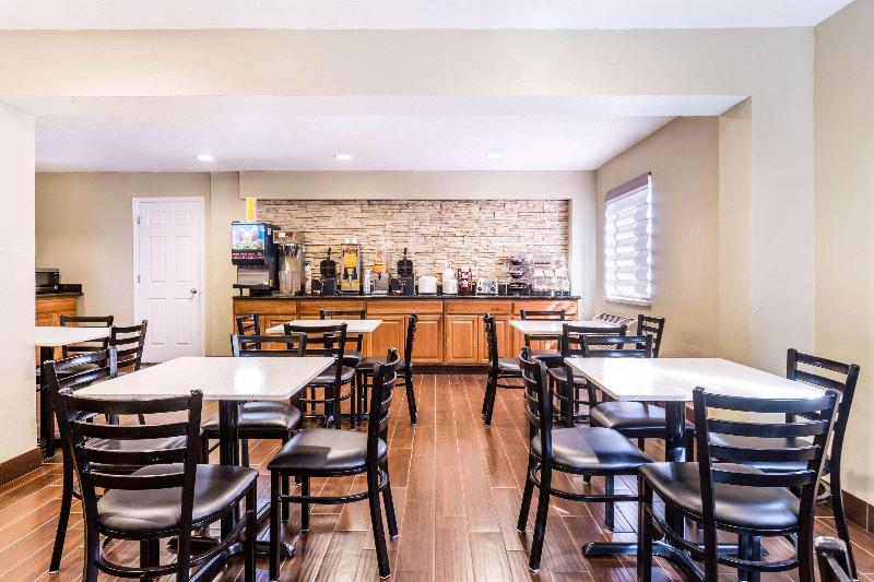 فندق Quality Inn Downtown