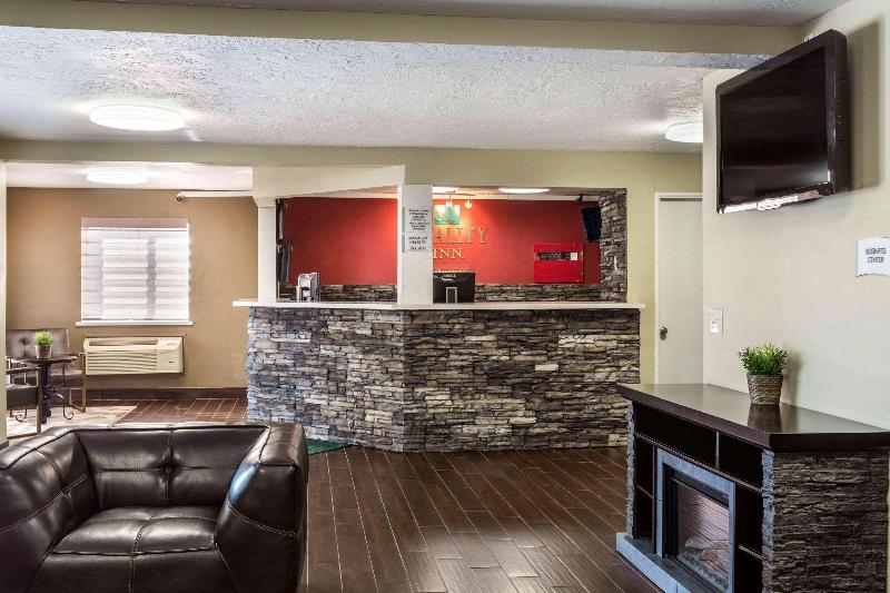 فندق Quality Inn Downtown