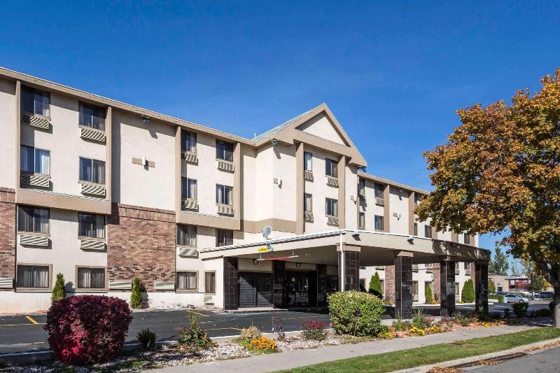 فندق Quality Inn Downtown