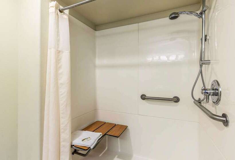 فندق Quality Inn