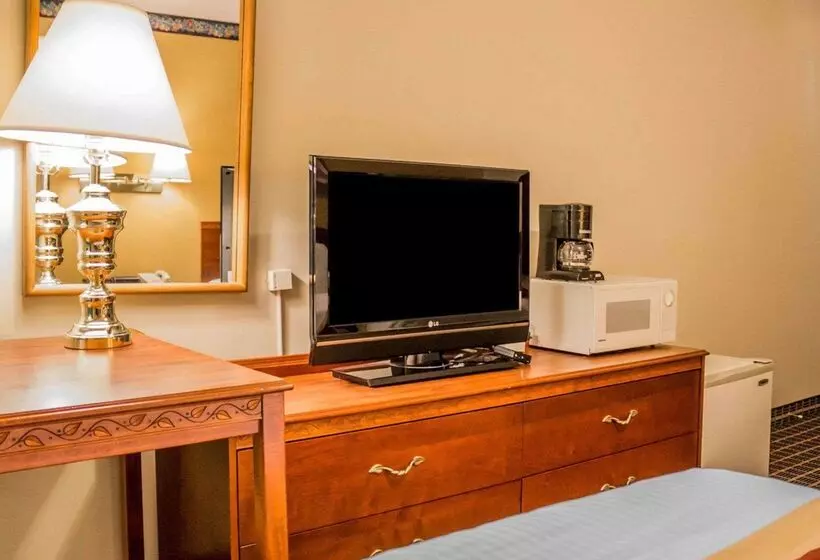 בית מלון כפרי Rodeway Inn