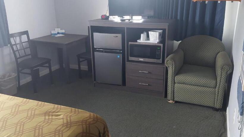 בית מלון כפרי Rodeway Inn