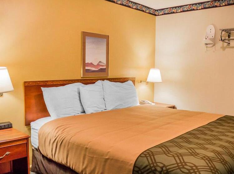 בית מלון כפרי Rodeway Inn