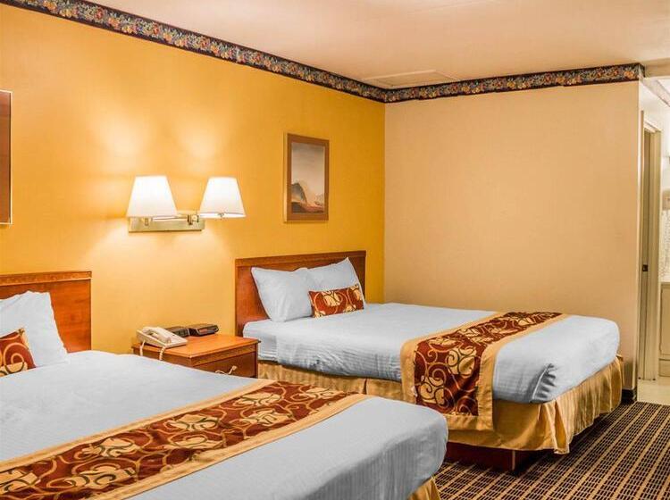 בית מלון כפרי Rodeway Inn