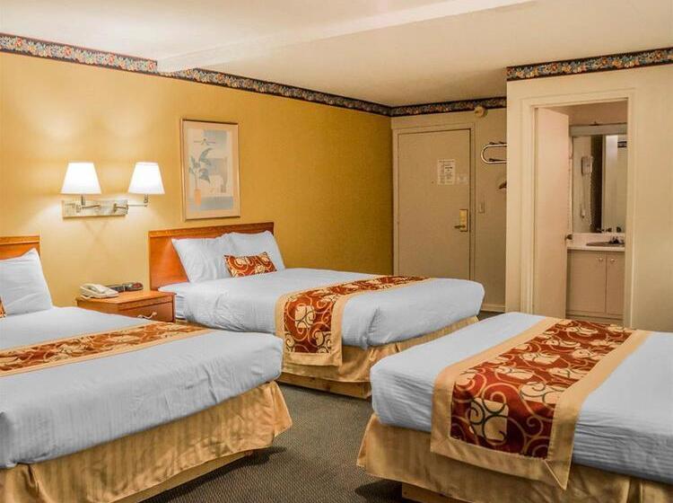 בית מלון כפרי Rodeway Inn