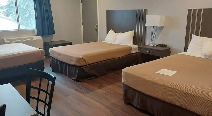 בית מלון כפרי Rodeway Inn