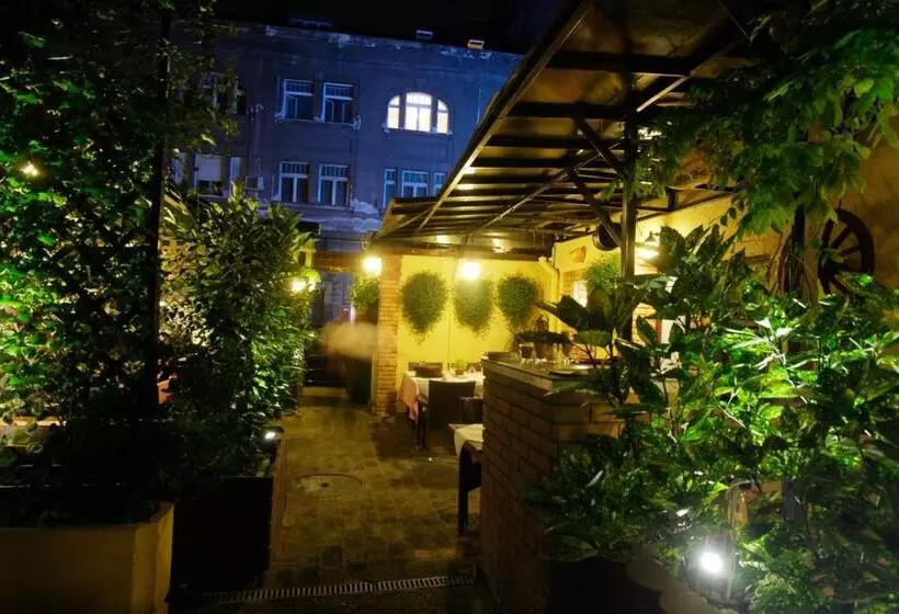 فندق Rooms Konak Mikan