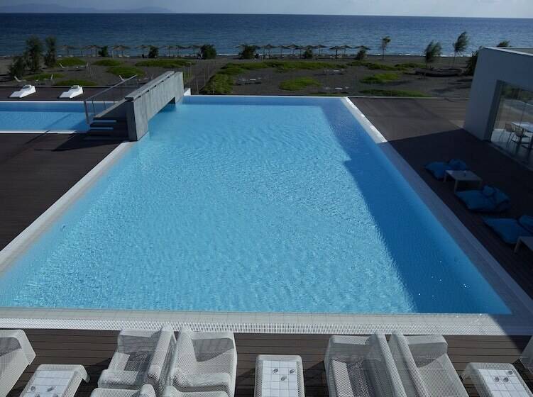 ホテル Thalatta Seaside