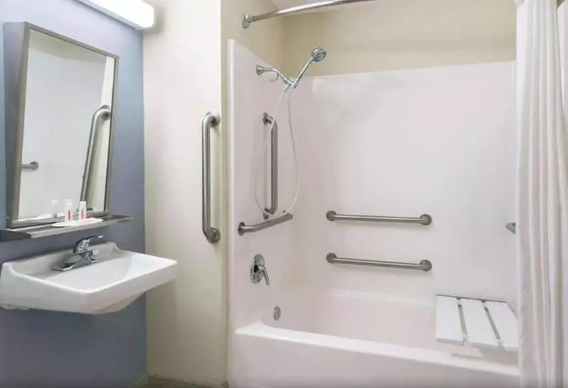 Microtel Inn And Suites Baton Rouge Airport