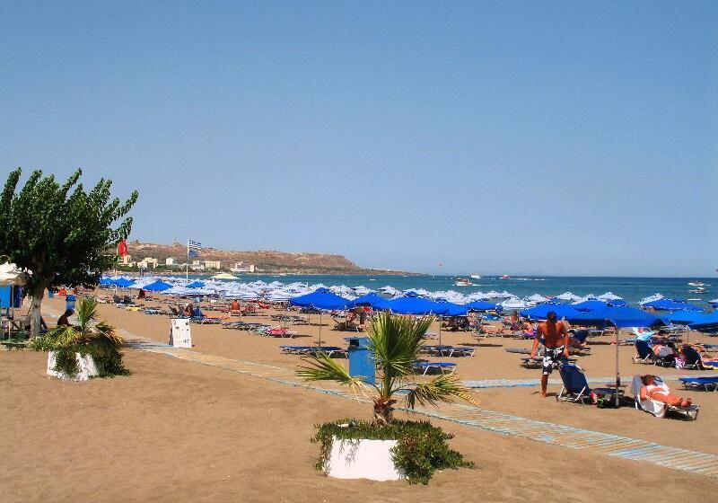 Hillside Studios & Apartments