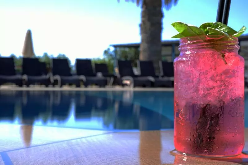 Hillside Studios & Apartments