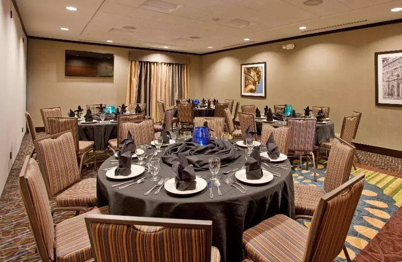 Holiday Inn Express Hotel & Suites St. Joseph By Ihg