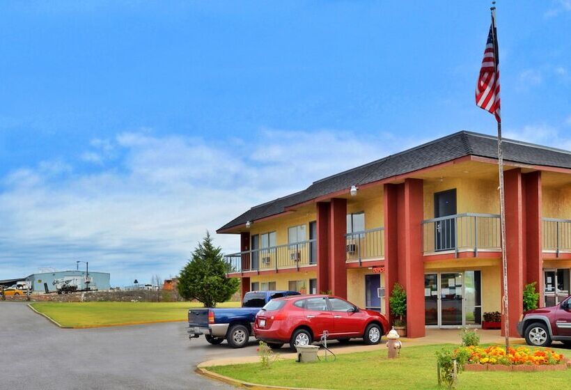 فندق Castle Inn & Suites Chickasha