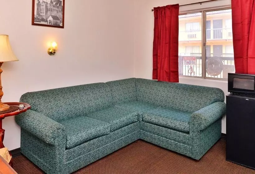 酒店 Castle Inn & Suites Chickasha