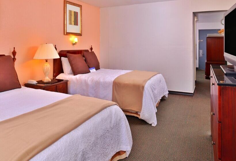 فندق Castle Inn & Suites Chickasha