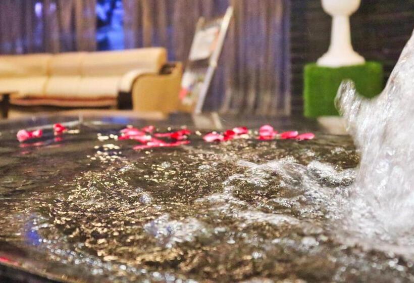 Hotel Clarks Collection Bhavnagar