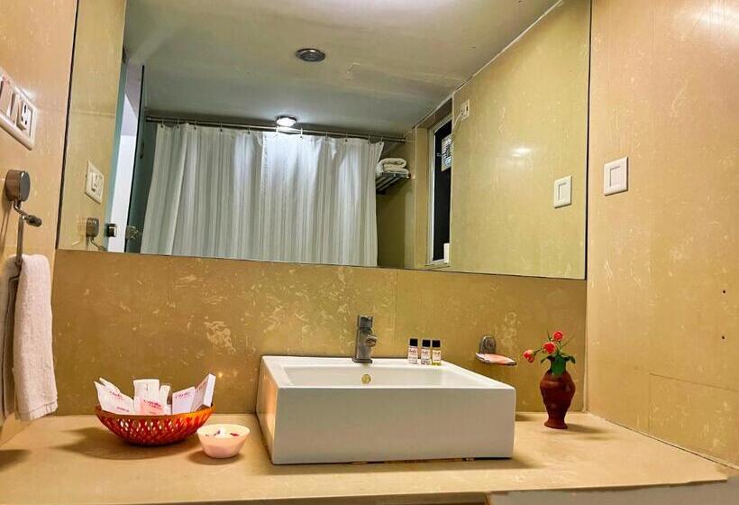 Hotel Clarks Collection Bhavnagar