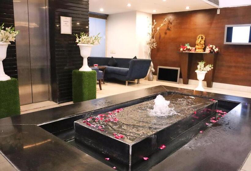 Hotel Clarks Collection Bhavnagar