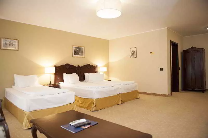 בית מלון כפרי Classic Inn