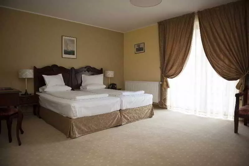 בית מלון כפרי Classic Inn