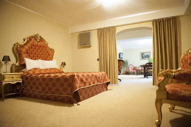 בית מלון כפרי Classic Inn