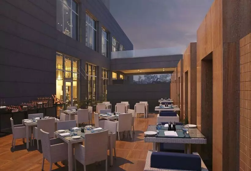 فندق Doubletree By Hilton Punechinchwad