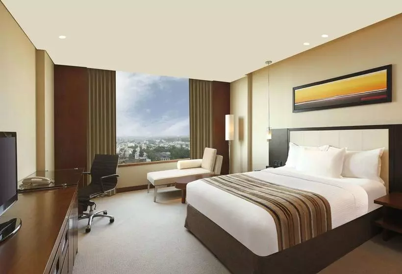 فندق Doubletree By Hilton Punechinchwad