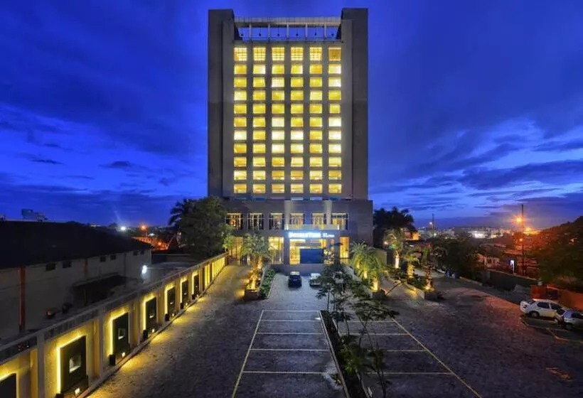 فندق Doubletree By Hilton Punechinchwad