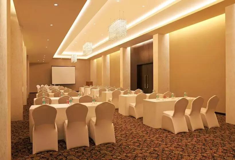 فندق Doubletree By Hilton Punechinchwad
