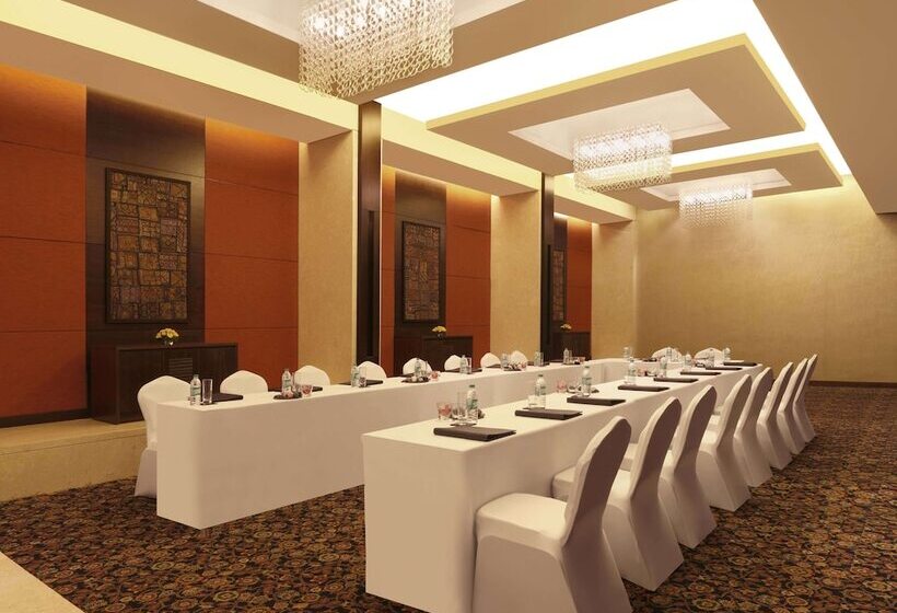 هتل Doubletree By Hilton Punechinchwad