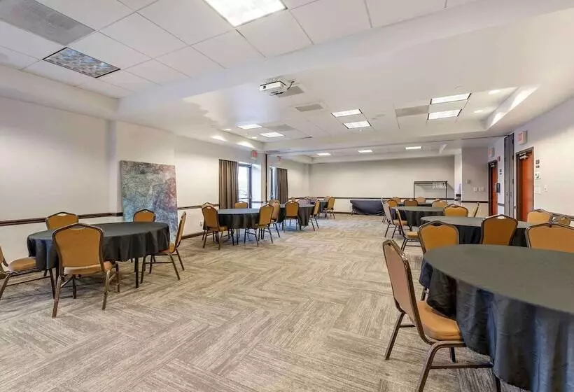 בית מלון כפרי Extended Stay America Premier Suites  Cleveland  Independence