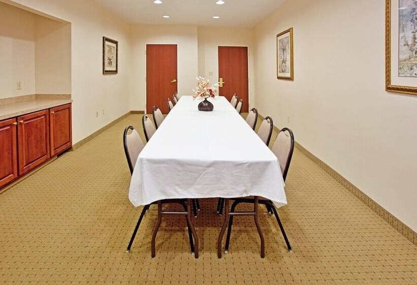 Holiday Inn Express Hotel & Suites Camden I20  By Ihg