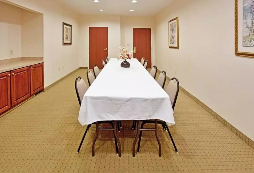 Holiday Inn Express Hotel & Suites Camden I20  By Ihg